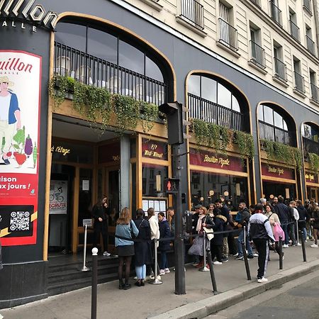 Apartamento Métro Pigalle,Garçonnière 25 m2, 3 per, cabarets théâtres,restaurants,tout confort París Exterior foto