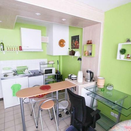 Métro Pigalle,Garçonnière 25 m2, 3 per, cabarets théâtres,restaurants,tout confort París Exterior foto