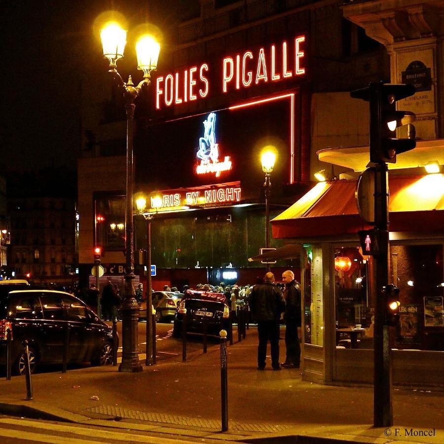 Métro Pigalle,Garçonnière 25 m2, 3 per, cabarets théâtres,restaurants,tout confort París Exterior foto