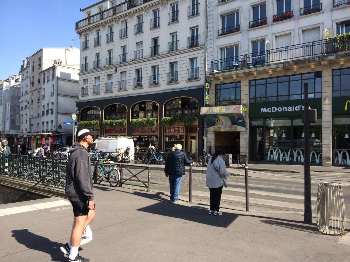 Apartamento Métro Pigalle,Garçonnière 25 m2, 3 per, cabarets théâtres,restaurants,tout confort París Exterior foto