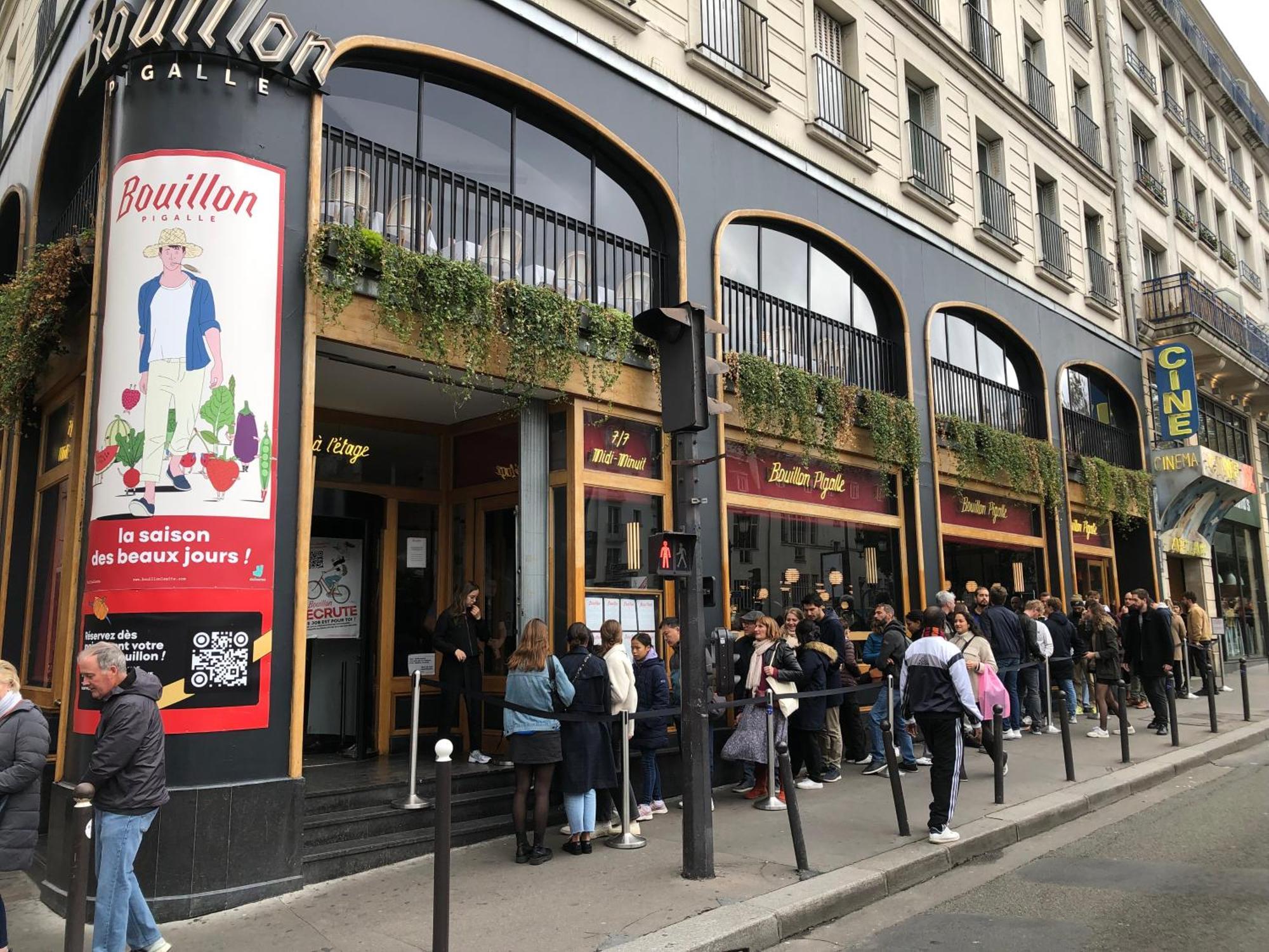 Apartamento Métro Pigalle,Garçonnière 25 m2, 3 per, cabarets théâtres,restaurants,tout confort París Exterior foto