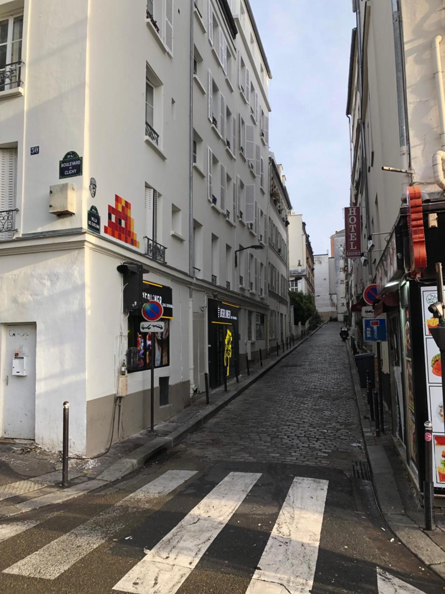 Apartamento Métro Pigalle,Garçonnière 25 m2, 3 per, cabarets théâtres,restaurants,tout confort París Exterior foto